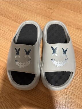 Kids Gray Slide Sandals with Smiley Design